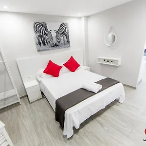 Red Loft Vista Mar Lateral Rosas